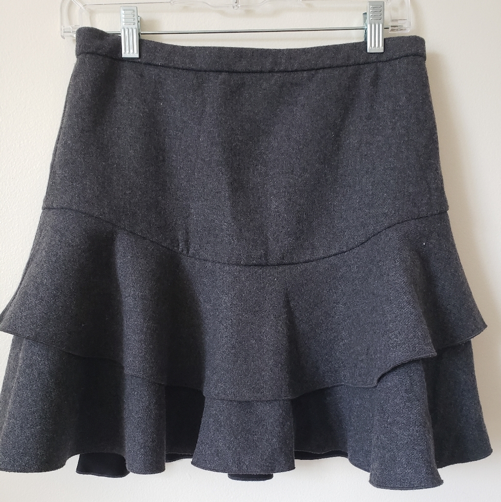 Gray skirt, like new, used only once